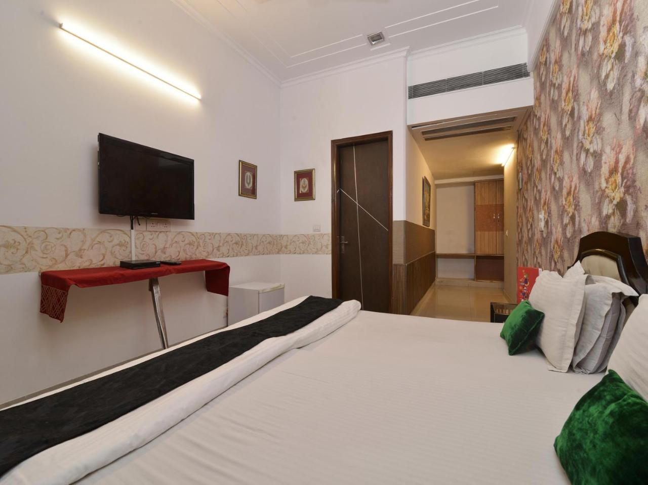 Oyo 11291 Hotel Atlantis Gurgaon Extérieur photo